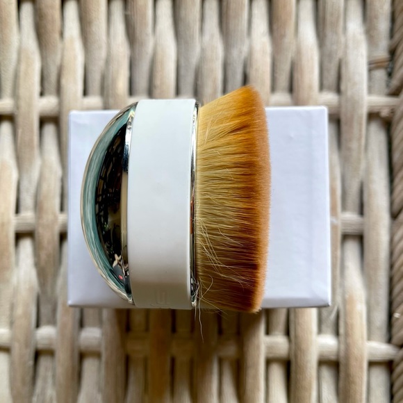 Elite Collection Mirror Finish Palm Artis Brush - Picture 6 of 6